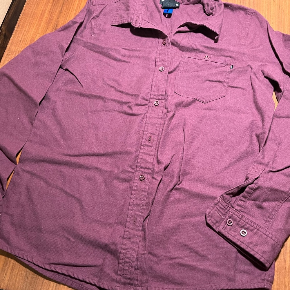 Burton Purple/Burgundy women’s size small Button-Up Shirt